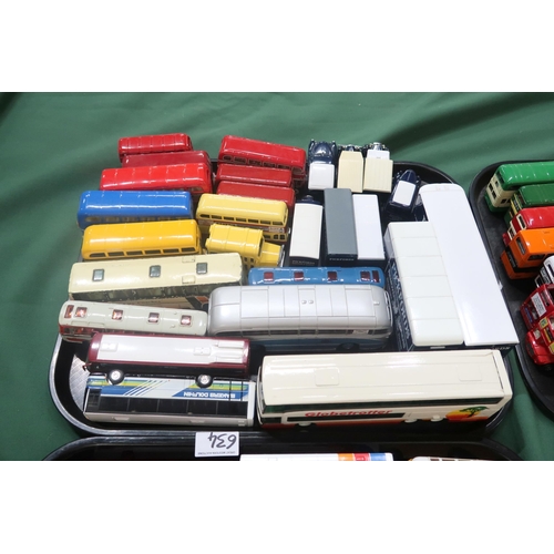 634 - A large collection of diecast model buses, largely by Corgi; together with a further quantity of Pic... 