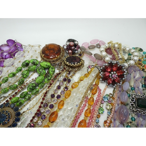 885 - Collection of vintage costume jewellery, including various beaded necklaces, a grouse foot brooch, g... 