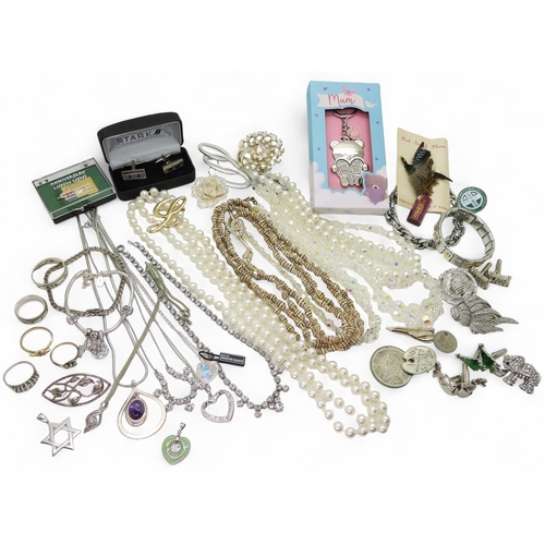 889 - A collection of Silver and white metal jewellery, including a silver Mackintosh style leaf brooch, a... 