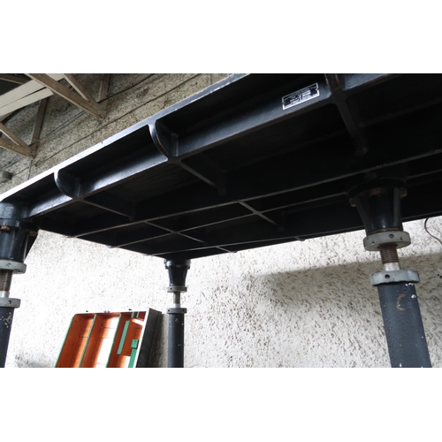145 - A Large cast iron circa 1950 Williamson-Ross stereoscopic mapping table with associated multiplex pr... 