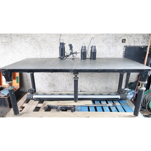 145 - A Large cast iron circa 1950 Williamson-Ross stereoscopic mapping table with associated multiplex pr... 