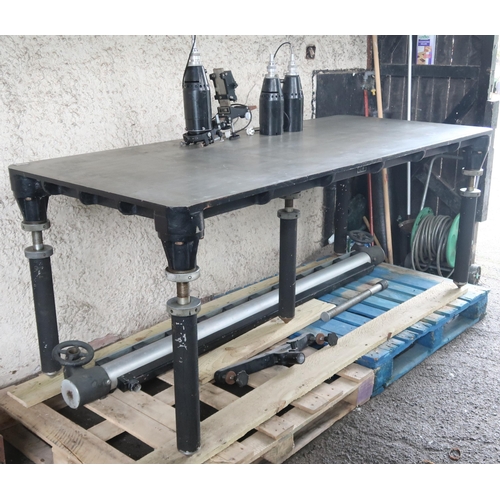 145 - A Large cast iron circa 1950 Williamson-Ross stereoscopic mapping table with associated multiplex pr... 