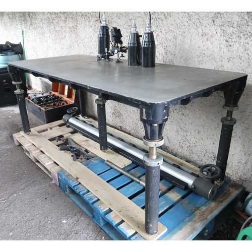 145 - A Large cast iron circa 1950 Williamson-Ross stereoscopic mapping table with associated multiplex pr... 