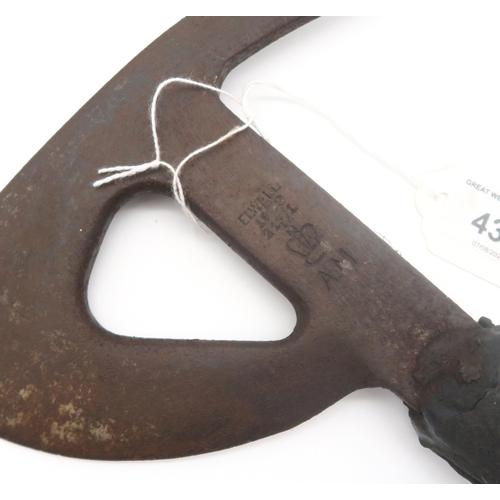 432 - A WW2 British glider/aircraft escape axe by Elwell, dated 1939