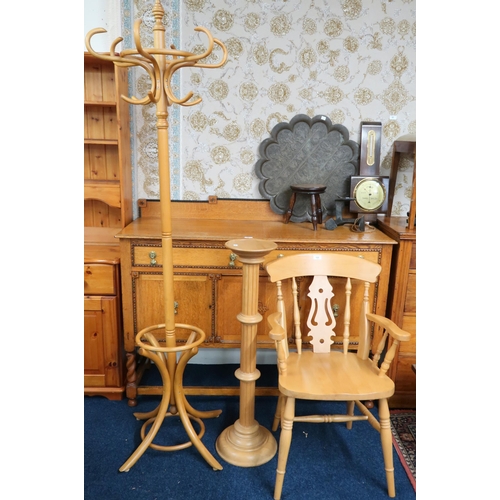 105 - A lot comprising 20th century beech bentwood hat and coat stand, 189cm high, pine circular topped tu... 