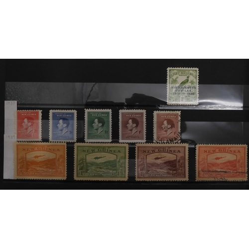 7028 - BRITISH COMMONWEALTHAUSTRALIA AND TERRITORIES a good collection on stock sheets Kangaroos up to 2/s,... 