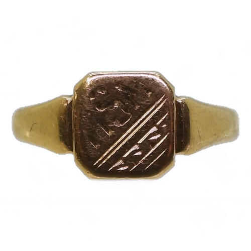 740 - An 18ct gold signet ring, size M1/2, weight 4.6gms