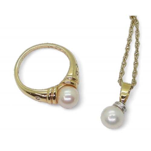 811 - A 14k gold pearl ring, the shoulders set with brilliant cut diamonds, finger size K1/2, weight 3.3gm... 