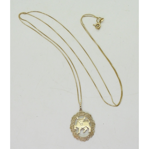 822 - A 68cm 9ct gold box chain with a 9ct Taurus pendant, weight 2.7gms