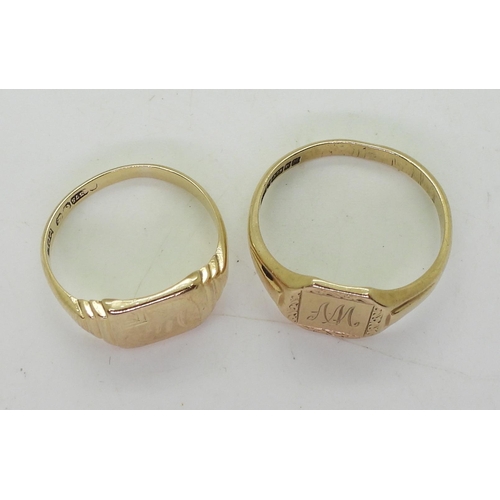 827 - Two 9ct gold signet rings, stepped shoulders size S, AM monogrammed size X, weight together 9gms