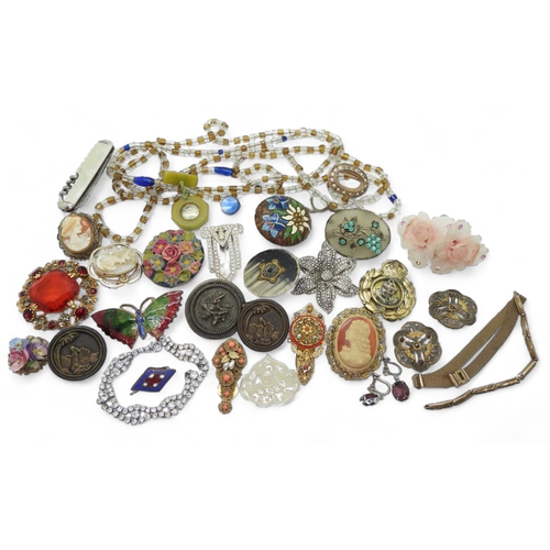 855 - A collection of vintage costume jewellery to include a rabbit cloak clasp, enamel butterfly brooch o... 