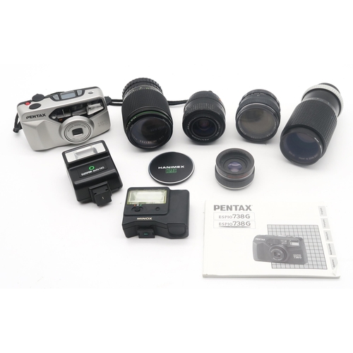 463 - Assorted camera equipment, to include a Fujica SLR 35mm camera, fitted with a Fujinon 1:22 f=55m len... 