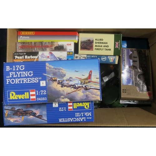 481 - A collection of model kits, to include Airfix, Revell and Italeri (2 boxes)