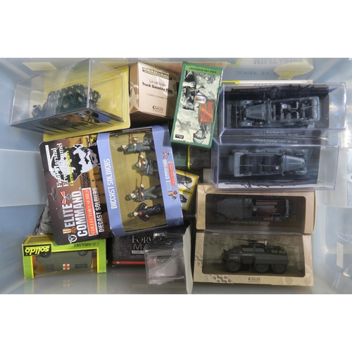 482 - A large quantity of packaged scale model military vehicles, to include examples by atlas Editions, S... 