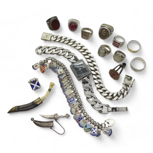 9004 - A collection of silver and white metal jewellery to include, a gents heavy curb bracelet length 22cm... 