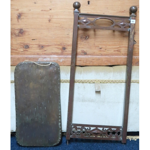 141 - A late 19th/early 20th century wrought iron framed freestanding gong, 82cm wide x 36cm deep