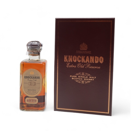 2680E - KNOCKANDO 1977 Extra Old Single Malt Scotch Whisky Distilled in 1977 and bottled in 1998, 70cl e, 43... 