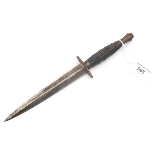 598 - A Fairnbairn Sykes Third Pattern Commando fighting knife/dagger