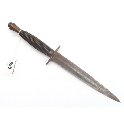 598 - A Fairnbairn Sykes Third Pattern Commando fighting knife/dagger