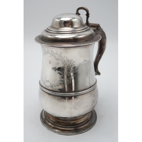 2517 - A GEORGE II LIDDED SILVER TANKARDby William Shaw II & William Priest, London 1756, of baluster f... 