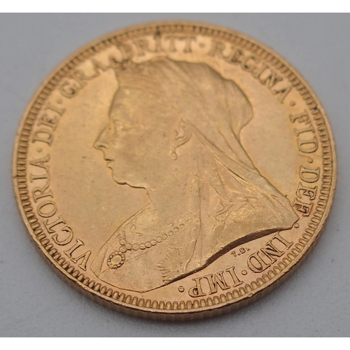 461 - VICTORIA (1837-1901) 1 SOVEREIGN 1897Obverse older crowned and veiled bust ('Old Head') of Queen Vic... 