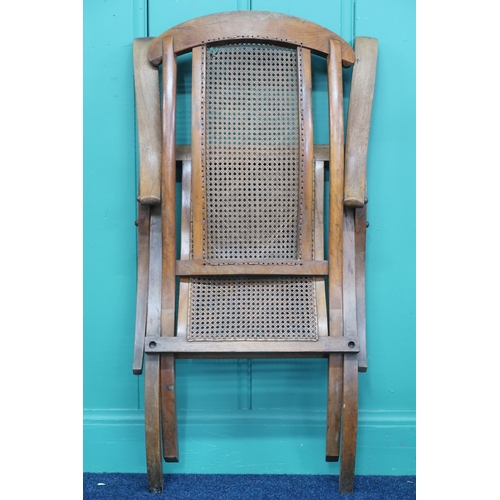 2006 - AN EARLY 20TH CENTURY FURNESS RAILWAYS - WINDERMERE TEAK FRAMED FOLDING STEAMER CHAIR with bergere b... 