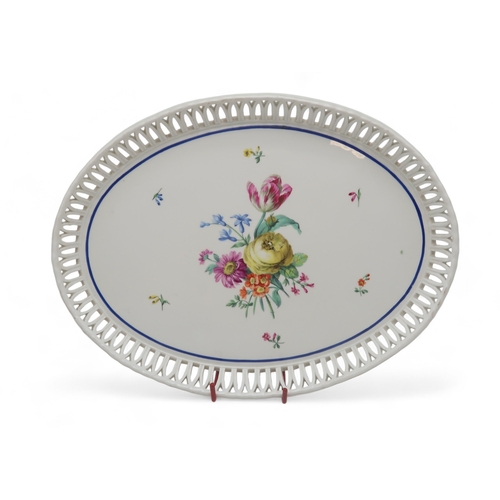 2204 - A MEISSEN PORCELAIN CUPpainted with a bird and insects 6.5cm high, a Meissen small section dish with... 