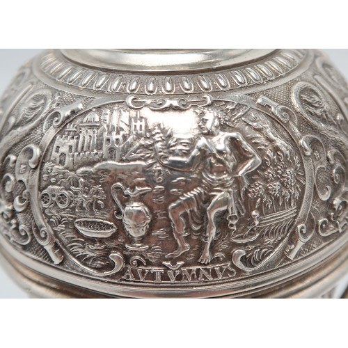 2524 - AN IMPRESSIVE RENAISSANCE-STYLE VICTORIAN SILVER EWERby Frederick Elkington, Birmingham 1871, design... 