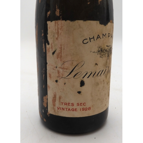 2681C - EPERNAY CHAMPAGNE LEMAIRE & FILS 1928Seven Bottles of Champagne Tres Sec Vintage 1928... 