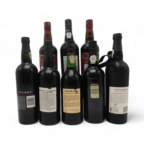 2686D - PORT WINE Graham's Late Bottled 1979 Port e 70 cl, Gould 1974 Crusted Port 20% vol e 75cl Together W... 