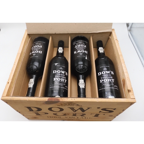 2687 - DOW'S 1980 VINTAGE PORTTwelve Bottles of Dow's 1980 Vintage Port Bottled In 1982 e 75 cl Cased In Or... 