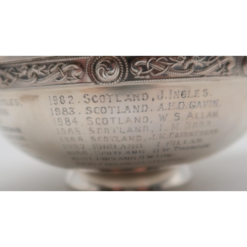 400 - Hamilton & Inches;A silver quaich, Edinburgh 1968, inscribed ' 