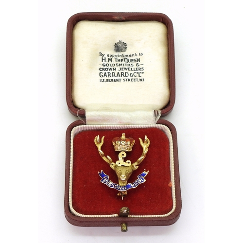 702 - Seaforth Highlanders sweetheart brooch, made in 9ct gold with detailed stags head with pronged antle... 