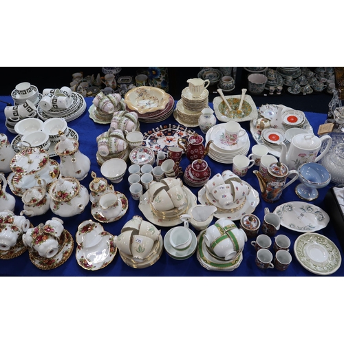 270 - Assorted ceramics including a Susie Cooper Green Keystone pattern dinner service, Empire salad set d... 