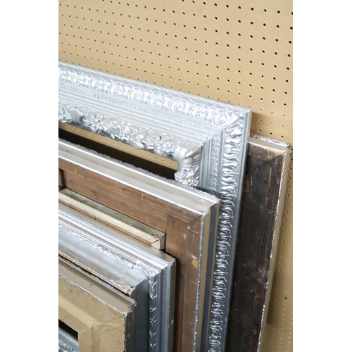 115 - A quantity of six picture frames,Consisting of some Victorian examples, likely gold leaf application... 