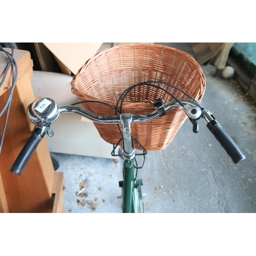 131 - A contemporary Pashley, Stratford upon Avon ladies bicycle with handlebar mounted basket, Lumotec he... 