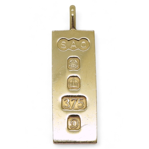 735 - A 9ct gold ingot pendant, with Sheffield hallmarks for 1978, weight 16.5gms