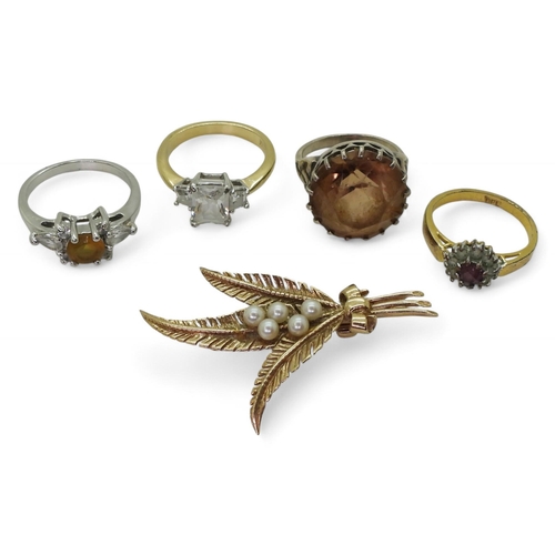 752 - A collection of jewellery to include a 9ct gold pearl brooch, weight 3.9gms, a silver gemstone ring ... 