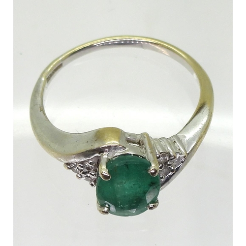 789 - A 9ct white gold emerald and diamond ring, size N1/2, weight 3gms