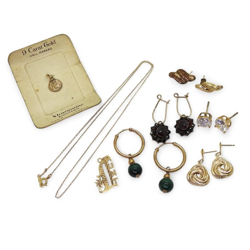 807 - Collection of gold and yellow metal jewellery to include a pair of 9ct gold hoop earrings mounted wi... 