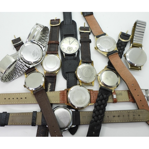 842 - A collection of vintage watches to include Gruen, Seiko, Sekonda, Majex, Smith Empire etc