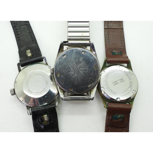 846 - three vintage gents watches, a Tissot Seastar, diameter of case 3.3cm, a Caravelle, diameter of ... 