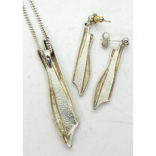 888 - Collection of Sheila Fleet silver jewellery including ''Headlands'' pendant and earrings, ''Tidal'' ... 