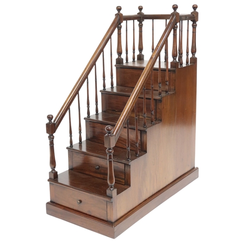 2015 - A 20TH CENTRURY MAHOGANY SET OF LIBRARY STEPS with three quarter gallery railing with turned sp... 