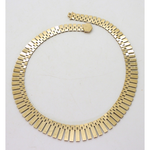 2742 - A RETRO FRINGE NECKLACEmade in 9ct gold bearing hallmarks for Birmingham 1967, length of necklace 40... 