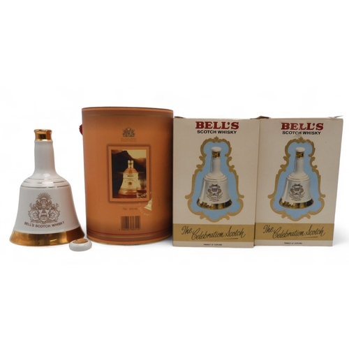 2689I - ARTHUR BELL & SONSBell Decanters To Commemorate The Birth Of Prince William Of Wales 21st June 1... 