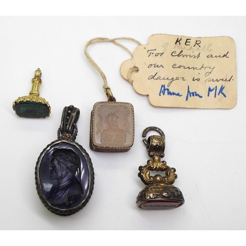 2762 - A COLLECTION OF SEALSto include a white agate intaglio carved seal, of the Ker Family crest and mott... 