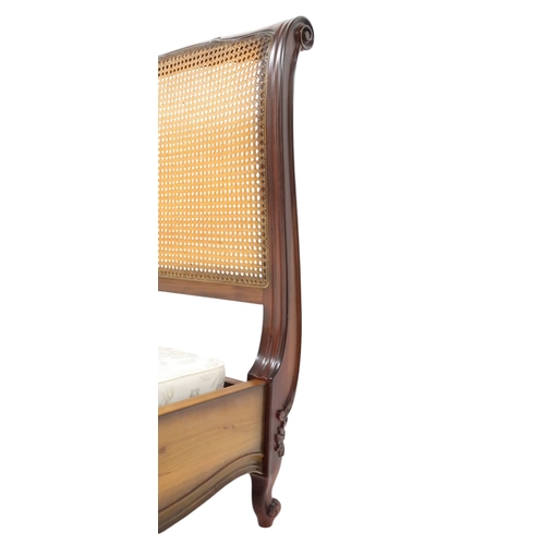 2113 - A CONTEMPORARY LOUIS XV STYLE BERGERE 