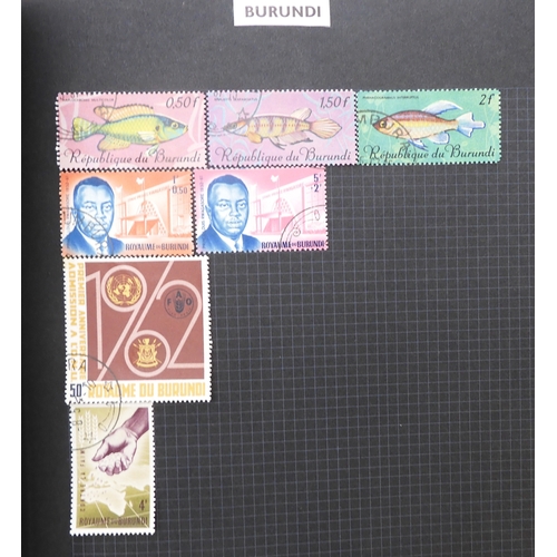 7012 - A worldwide stamp collection in a stock book and albums