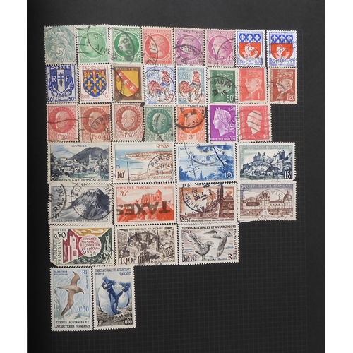 7012 - A worldwide stamp collection in a stock book and albums